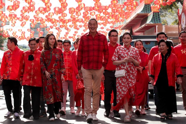 Polls put Thaksin’s daughter ahead of ex-junta leaders in Thai election build-up Polls put Thaksin’s daughter ahead of ex-junta leaders in Thai election build-up