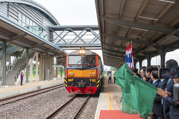 Laos, Thailand mark first direct passenger train between Bangkok, Vientiane Laos, Thailand mark first direct passenger train between Bangkok, Vientiane
