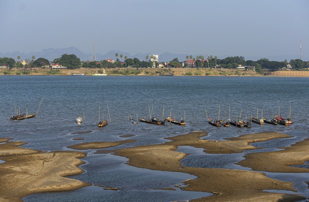 Mekong River’s Blue Hue Blamed on Upstream Outflow Restrictions, Decreased Rainfall Mekong River’s Blue Hue Blamed on Upstream Outflow Restrictions, Decreased Rainfall
