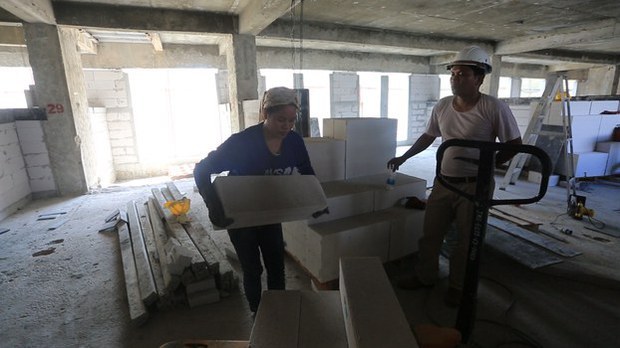 Over 200 Cambodian Migrant Workers Deported from Thailand amid Pandemic Restrictions Over 200 Cambodian Migrant Workers Deported from Thailand amid Pandemic Restrictions