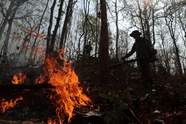 Wildfires, cross-border haze complicate air pollution crisis in northern Thailand Wildfires, cross-border haze complicate air pollution crisis in northern Thailand