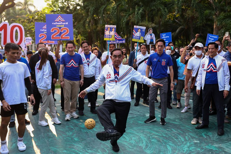 TH-prayuth-sepak-pic.JPG TH-prayuth-sepak-pic.JPG