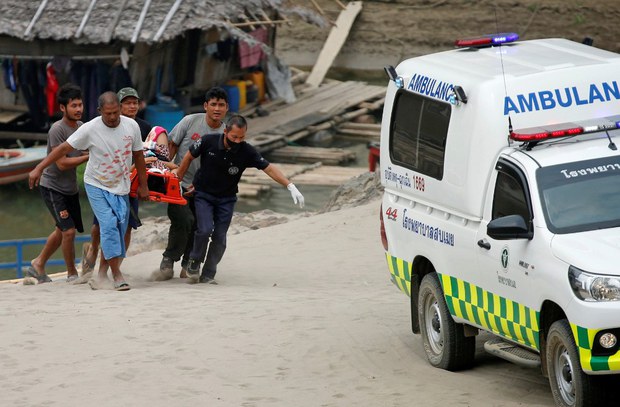 Thailand: Offering Humanitarian Assistance to Around 1,200 Who Fled Myanmar Thailand: Offering Humanitarian Assistance to Around 1,200 Who Fled Myanmar