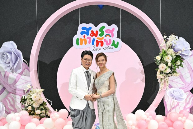 Love wins: Thai couples celebrate as same-sex marriage law kicks in Love wins: Thai couples celebrate as same-sex marriage law kicks in