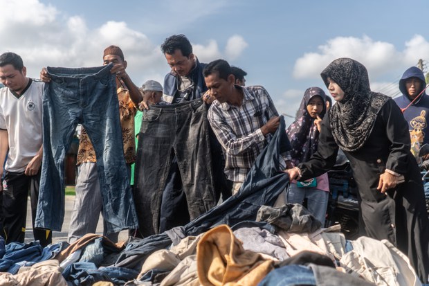 In southern Thailand, vintage US items drive market boom for used clothes In southern Thailand, vintage US items drive market boom for used clothes