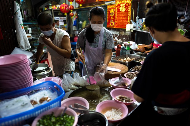 Bangkok faces uphill task of removing street food stalls from sidewalks Bangkok faces uphill task of removing street food stalls from sidewalks