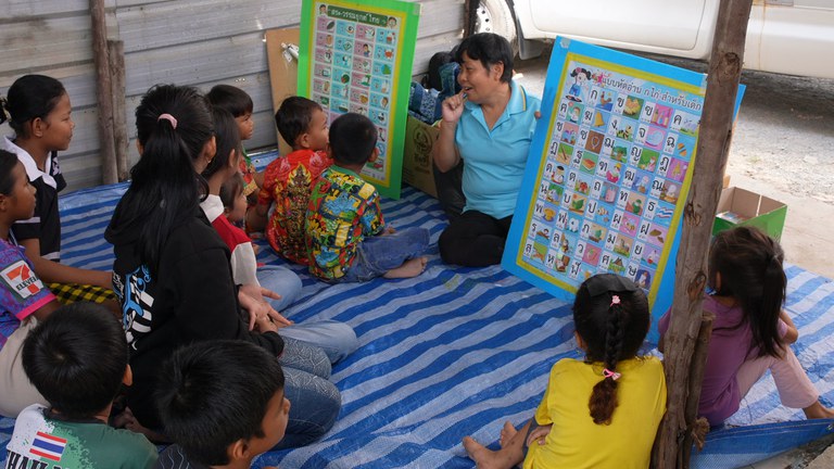 TH-MN-migrants-education 2.JPG TH-MN-migrants-education 2.JPG