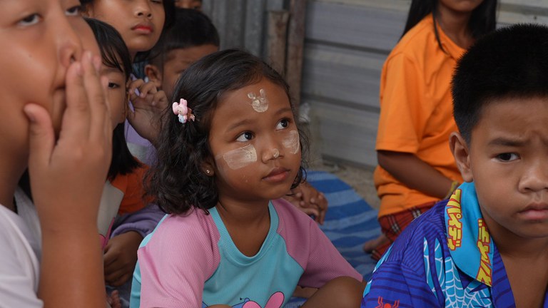 TH-MN-migrants-education 3.JPG TH-MN-migrants-education 3.JPG