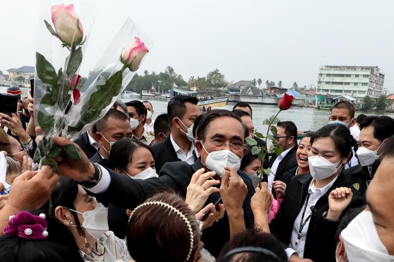 Prayuth-campaigning.jpg Prayuth-campaigning.jpg