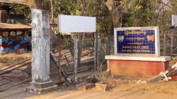 Thai-Myanmar trade hub reopens after 10 day shutdown for battle Thai-Myanmar trade hub reopens after 10 day shutdown for battle