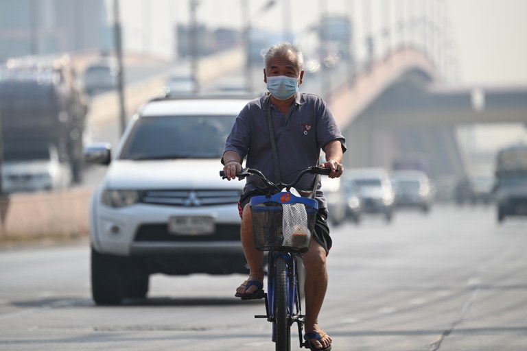 thailand-air quality-pollution-biker 5.jpg thailand-air quality-pollution-biker 5.jpg