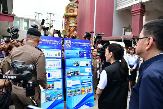 Thailand considers building a wall on its border with Cambodia Thailand considers building a wall on its border with Cambodia
