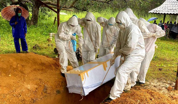 Thailand Rushes to Inoculate People in Deep South amid Infection Spike Thailand Rushes to Inoculate People in Deep South amid Infection Spike