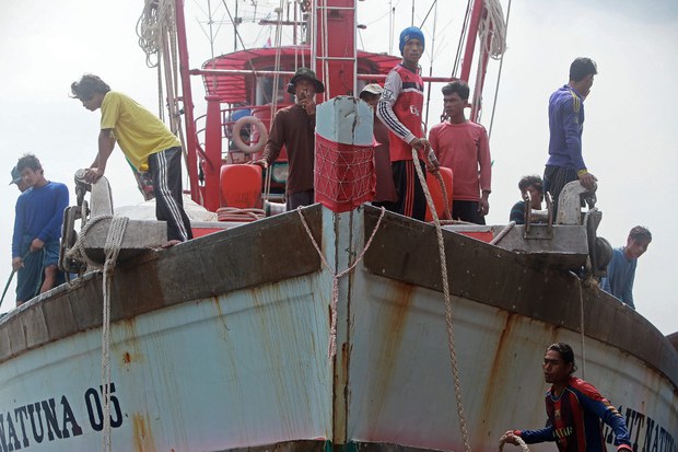 150326-TH-fishingboat-620 150326-TH-fishingboat-620