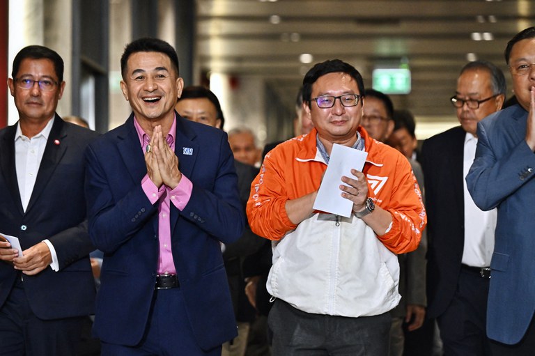 TH-politics-PM-2.jpg TH-politics-PM-2.jpg