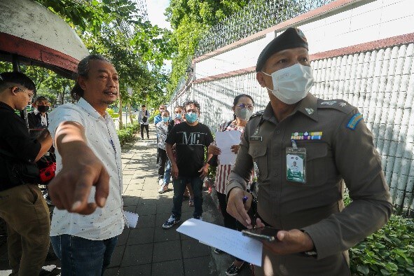 Thais trapped in Myanmar seek help leaving over fear of attack Thais trapped in Myanmar seek help leaving over fear of attack
