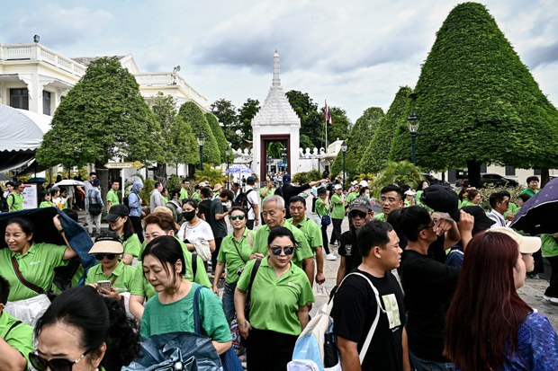 Thais have mixed feelings about visa-waiver program for Chinese tourists Thais have mixed feelings about visa-waiver program for Chinese tourists
