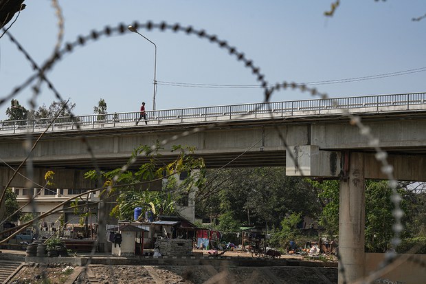 friendship bridge-01.jpg