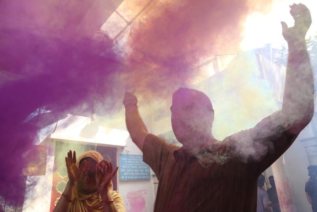 160324-IN-Holi-5.jpg