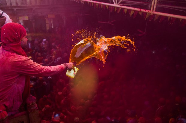160324-IN-Holi-8.jpg