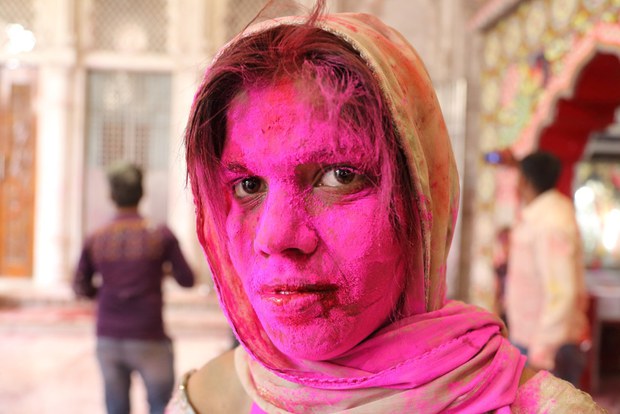 160324-IN-Holi-9.jpg