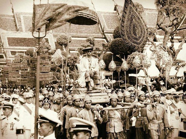 thai-king-1.jpg