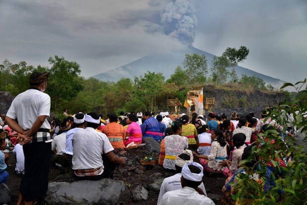 171127-ID-volcano7.jpg