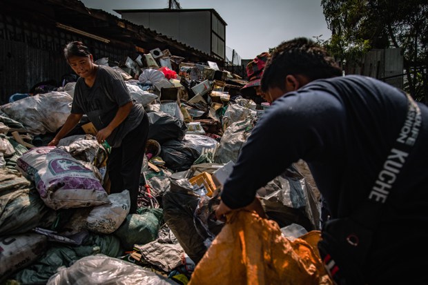 Thai labor 1.JPG