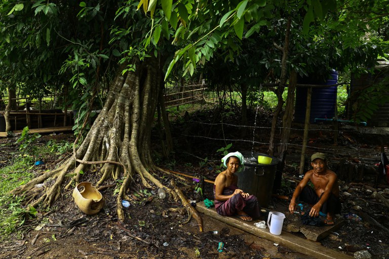 TH-MN-village-slideshow5.JPG TH-MN-village-slideshow5.JPG