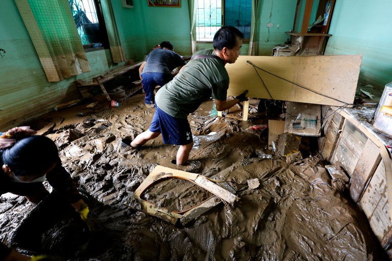 TH-mud-4.JPG TH-mud-4.JPG