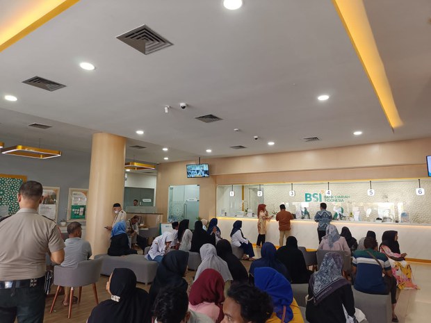 Aceh pertimbangkan kembalinya bank konvensional menyusul serangan siber ke BSI Aceh pertimbangkan kembalinya bank konvensional menyusul serangan siber ke BSI