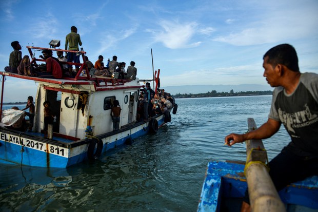 Nelayan Minta Keringanan Bagi Rekan yang Dipenjara karena Membawa Rohingya ke Darat Nelayan Minta Keringanan Bagi Rekan yang Dipenjara karena Membawa Rohingya ke Darat