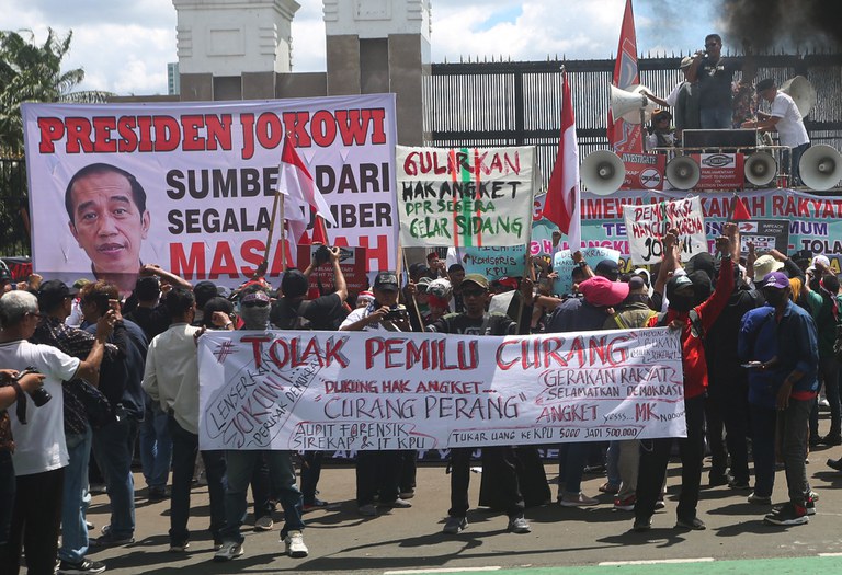 AKsi DPR 10.jpg AKsi DPR 10.jpg