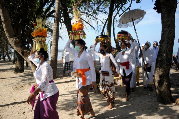 Bali Mulai Vaksinasi, Gubernur Berharap Pariwisata Pulih Agustus Bali Mulai Vaksinasi, Gubernur Berharap Pariwisata Pulih Agustus