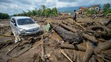 Korban banjir di Sumatra Barat terus meningkat, puluhan tewas