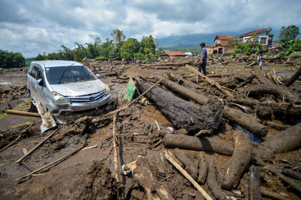 Korban banjir di Sumatra Barat terus meningkat, puluhan tewas Korban banjir di Sumatra Barat terus meningkat, puluhan tewas