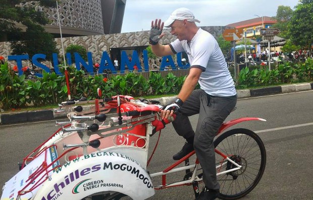 151001_ID_BECAK_620.jpg 151001_ID_BECAK_620.jpg