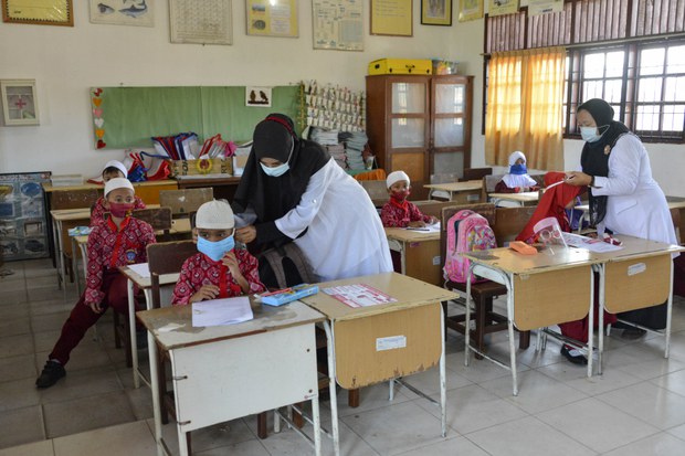 Nadiem: Sekolah Tatap Muka Bisa Dimulai Segera Nadiem: Sekolah Tatap Muka Bisa Dimulai Segera