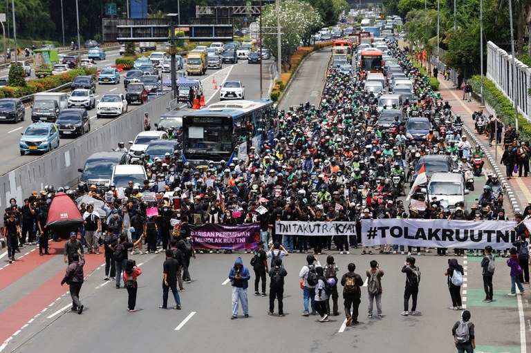 2025-03-20T061303Z_343445766_RC2UGDA9C5WJ_RTRMADP_3_INDONESIA-POLITICS-MILITARY (1).JPG 2025-03-20T061303Z_343445766_RC2UGDA9C5WJ_RTRMADP_3_INDONESIA-POLITICS-MILITARY (1).JPG