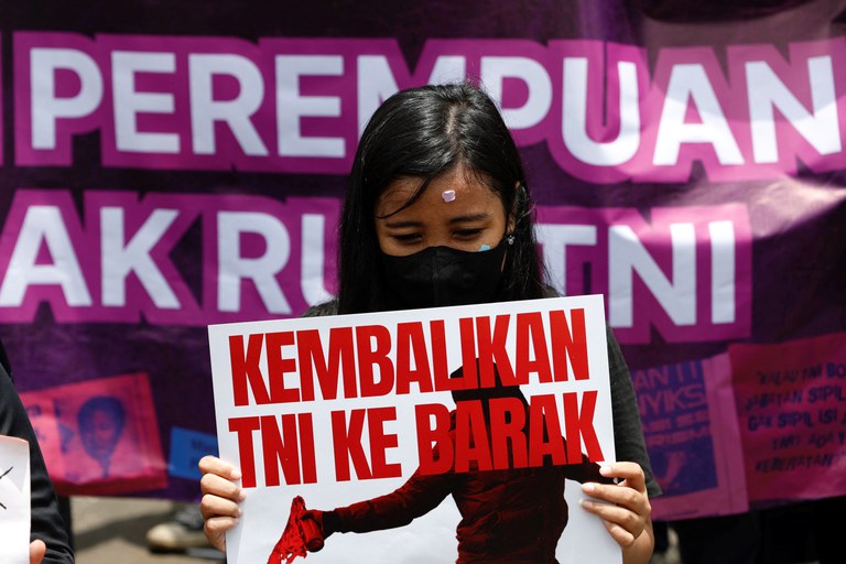 2025-03-20T062015Z_1770775154_RC2UGDAB2Z81_RTRMADP_3_INDONESIA-POLITICS-MILITARY.JPG 2025-03-20T062015Z_1770775154_RC2UGDAB2Z81_RTRMADP_3_INDONESIA-POLITICS-MILITARY.JPG