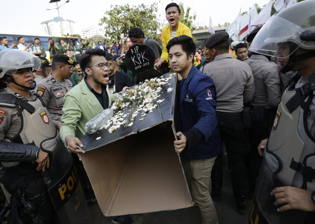 191030_ID_Police-riot_1000.jpg 191030_ID_Police-riot_1000.jpg