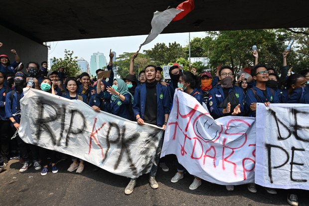 Pengacara Firli Bahuri: Geledah rumah ketua KPK, polisi tidak temukan barang bukti Pengacara Firli Bahuri: Geledah rumah ketua KPK, polisi tidak temukan barang bukti
