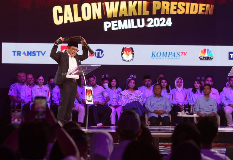 Debat 10.jpg Debat 10.jpg