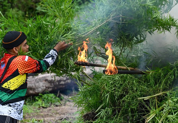 Indonesia hukum mati delapan warga Iran terkait kasus penyeludupan narkotika Indonesia hukum mati delapan warga Iran terkait kasus penyeludupan narkotika