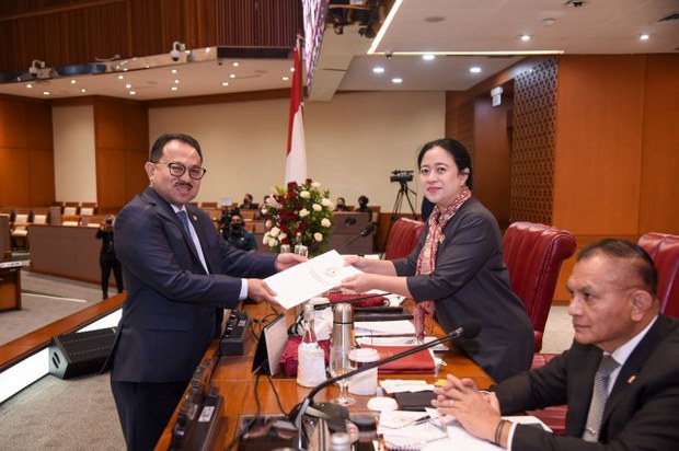 DPR sahkan perjanjian ekstradisi Indonesia dan Singapura, buru koruptor serta asetnya DPR sahkan perjanjian ekstradisi Indonesia dan Singapura, buru koruptor serta asetnya