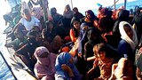 Kapal Perang Tarik Perahu Pengungsi Rohingya ke Pelabuhan Lhokseumawe