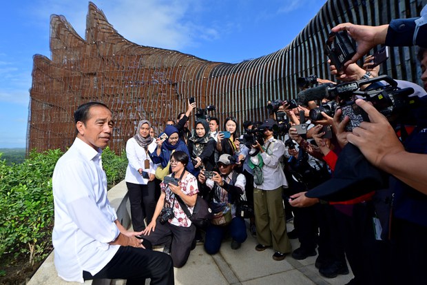 Bermalam di Istana IKN: Jokowi tak bisa tidur Bermalam di Istana IKN: Jokowi tak bisa tidur