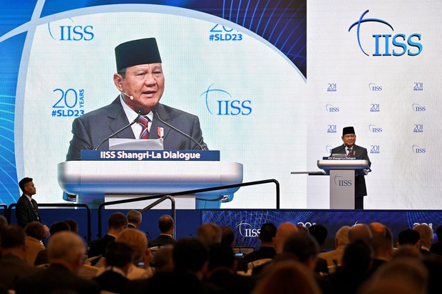 Jokowi akan panggil Prabowo dan minta penjelasan tentang 'usul aneh' perdamaian Rusia-Ukraina Jokowi akan panggil Prabowo dan minta penjelasan tentang 'usul aneh' perdamaian Rusia-Ukraina