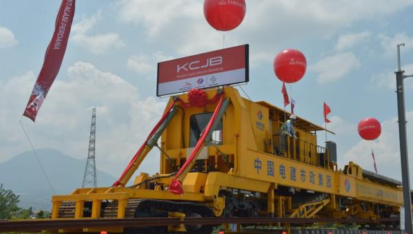 Biaya Kereta Cepat Membengkak, Indonesia Tawarkan Bank China Tambah Pendanaan Biaya Kereta Cepat Membengkak, Indonesia Tawarkan Bank China Tambah Pendanaan