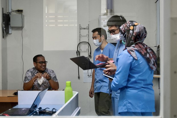 Pemerintah sebut Indonesia darurat kurang dokter; datangkan dokter asing solusinya? Pemerintah sebut Indonesia darurat kurang dokter; datangkan dokter asing solusinya?